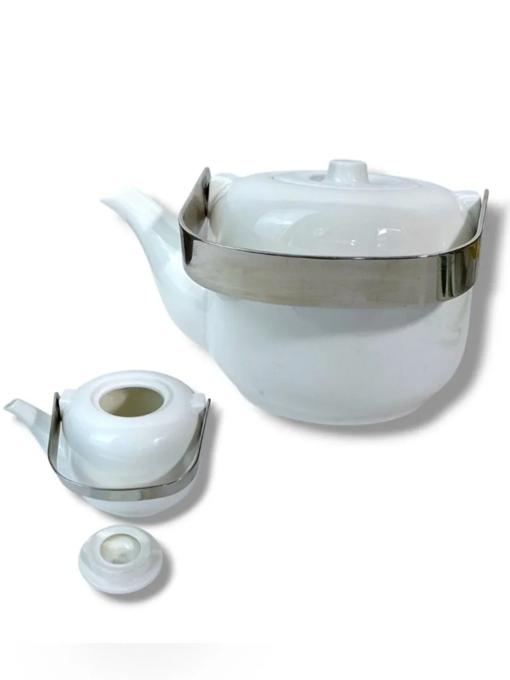 OmniWare Teapot Before Spout Strainer Fold Down Stainless Handle 32 OZ White